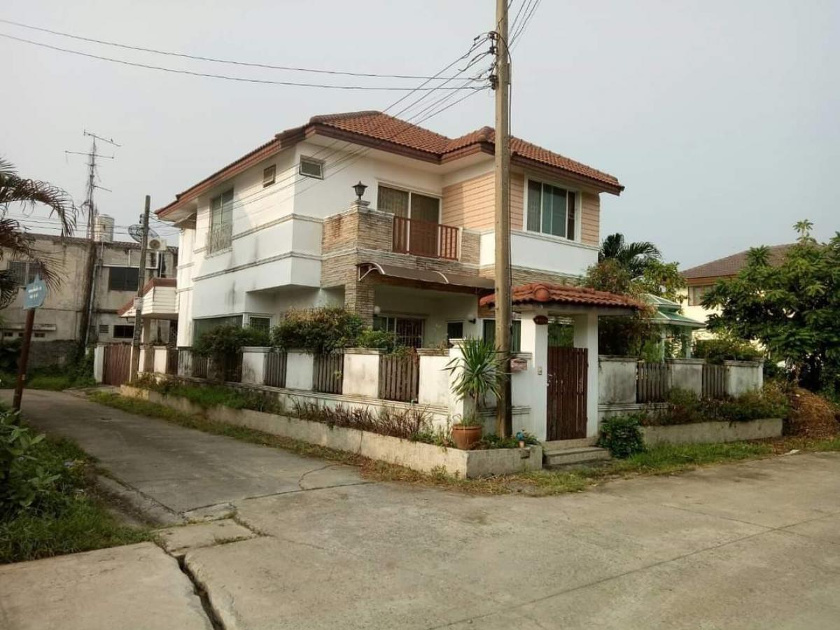 For SaleHouseKaset Nawamin,Ladplakao : Single house for sale, corner house, Phahon Yothin 52, near BTS Green Line, can enter and exit via many routes