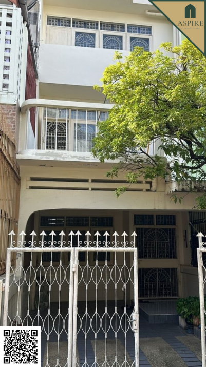 For SaleTownhomeSukhumvit, Asoke, Thonglor : [For Sale] 3-Storey Townhouse, Soi Sukhumvit 65, 800 meters from BTS Ekkamai.