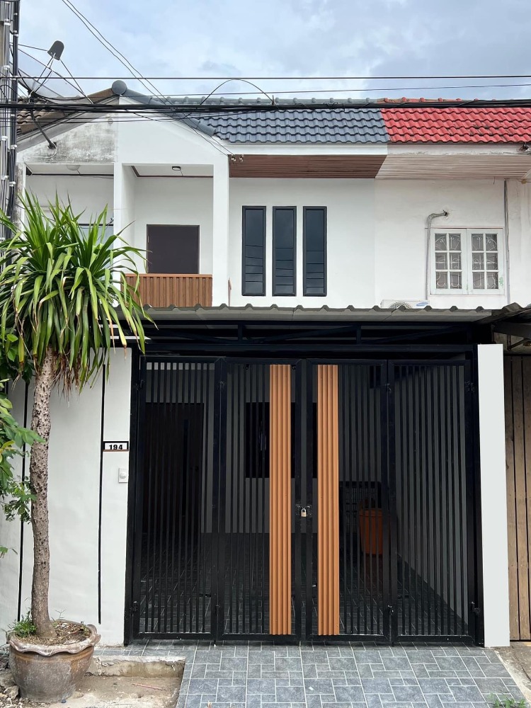 For SaleTownhouseThaphra, Talat Phlu, Wutthakat : 📣📣 Urgent, reservation canceled ‼️ 2-storey house, Bang Bon 1 (Sathorn - Kanlapaphruek), renovated the whole house, changed new materials and equipment, new water and electrical systems at every point, new sanitary ware, new wastewater pipes, new bathroom