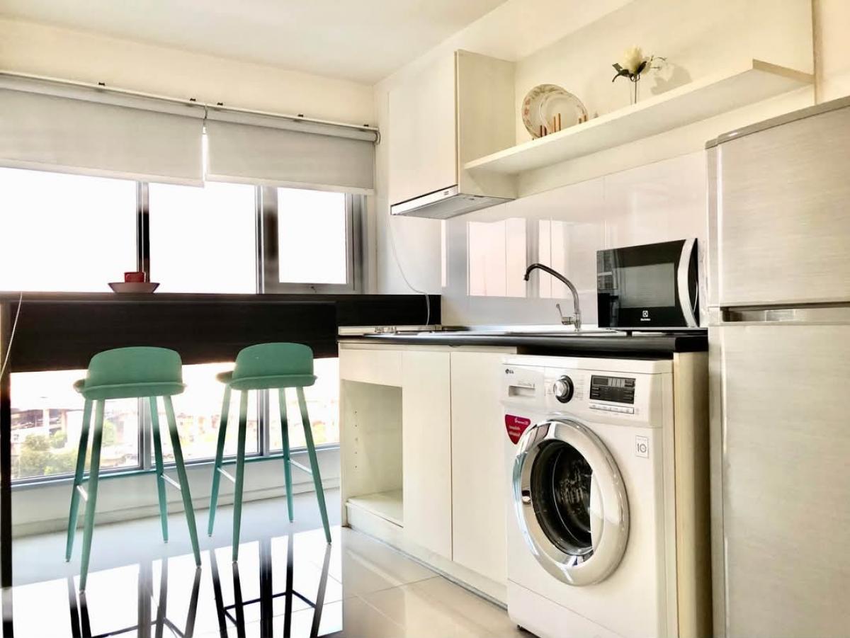 For RentCondoOnnut, Udomsuk : 1 bedroom for rent at Aspire Sukhumvit48 near the Phra Khanong BTS near the train, the room is ready.