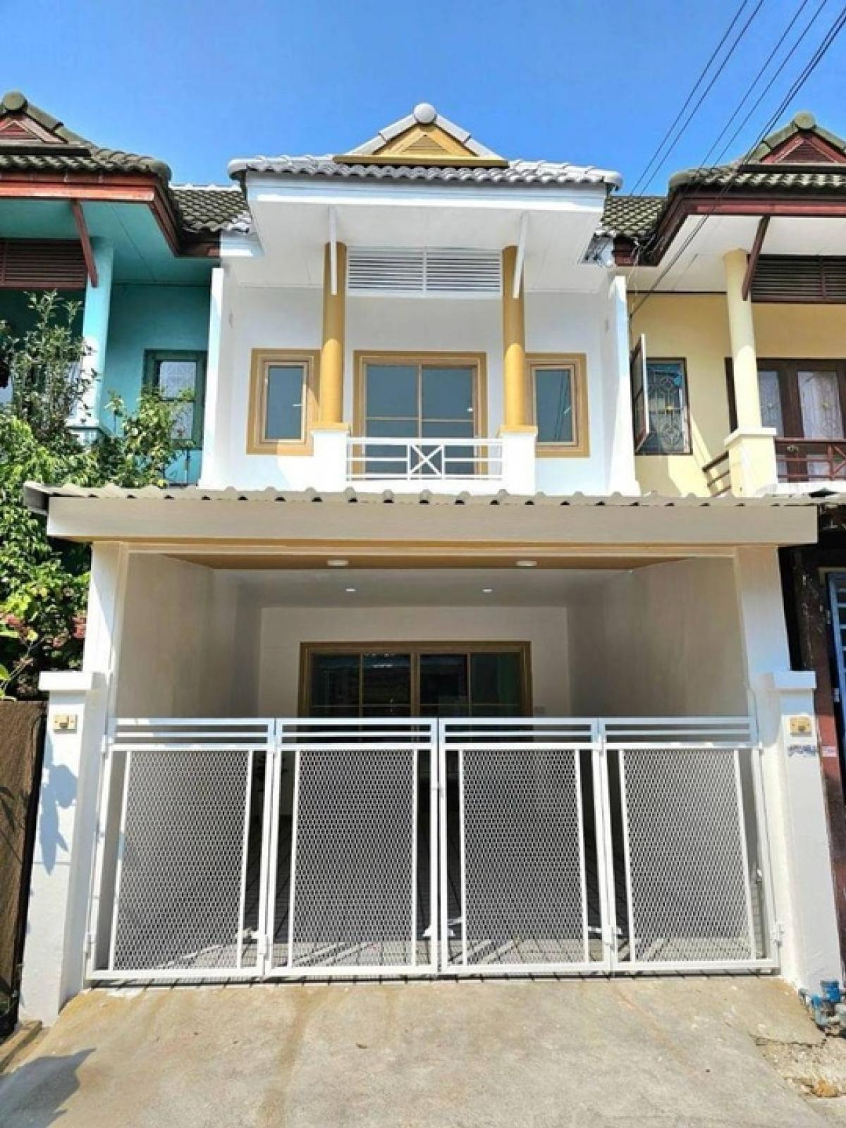 For SaleTownhouseNonthaburi, Bang Yai, Bangbuathong : Beautiful renovated house, ready to move in, good location, convenient transportation, 2-storey townhouse, The Emerald Park 2 Village, Bang Bua Thong, near Central Westgate, Big C Bang Yai, Purple Line