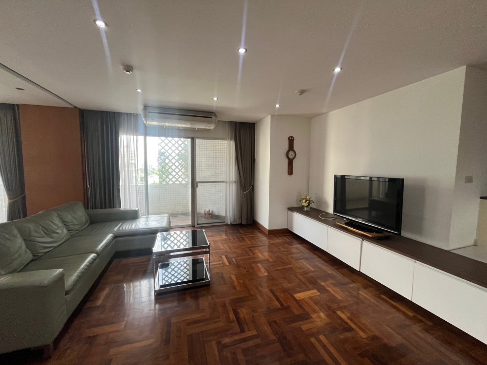 ให้เช่าคอนโดสุขุมวิท อโศก ทองหล่อ : LTH11043–Richmond Palace FOR RENT 2 beds 1 baths 163 size Sq.m. Near BTS Phrom Phong ONLY 58k/month