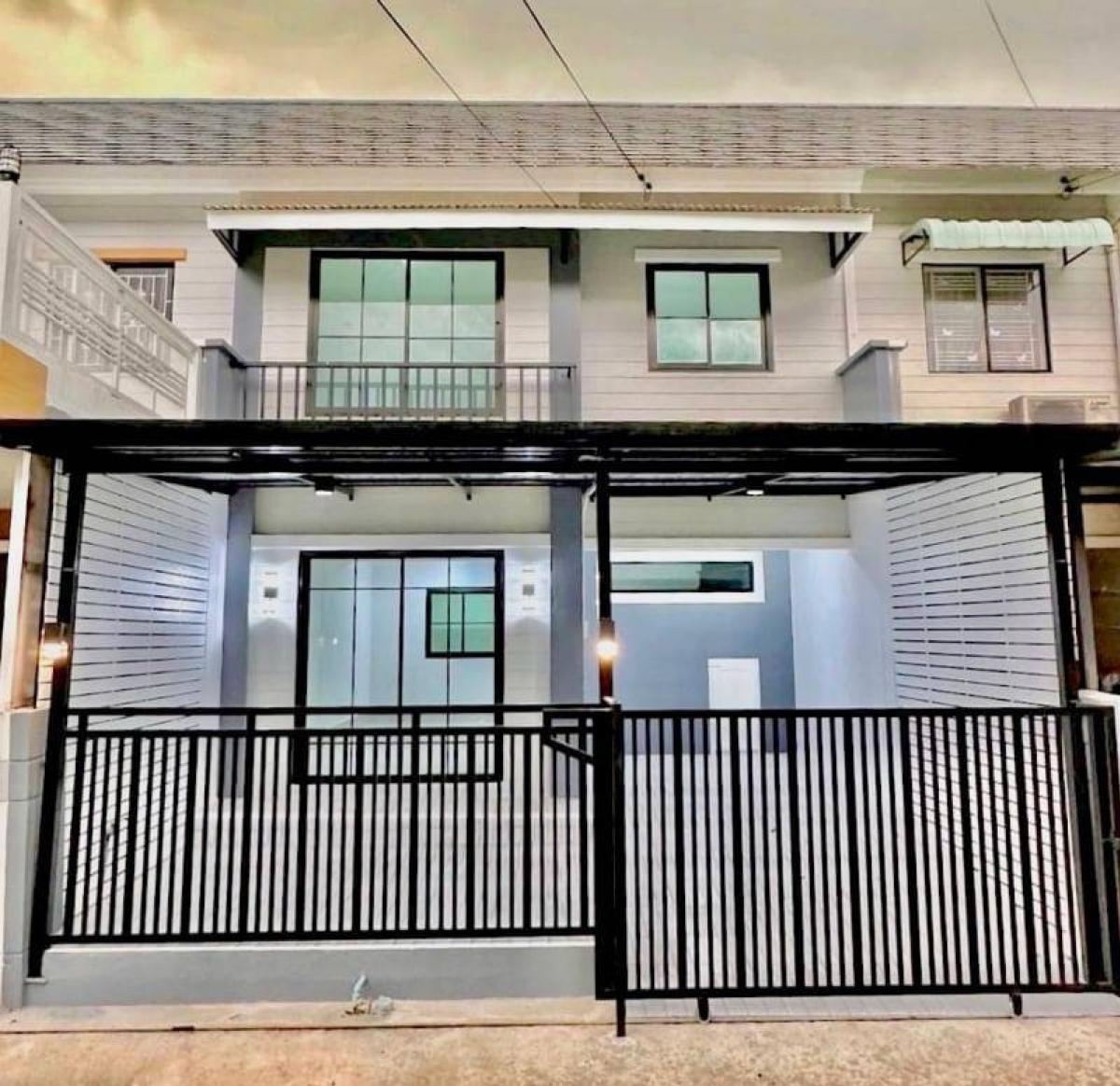 For SaleTownhouseNonthaburi, Bang Yai, Bangbuathong : Beautiful renovated house, ready to move in, good location, convenient transportation, selling a 2-storey townhouse, Pruksa Village 54/1, Khlong Thanon Road, Bang Yai District, Nonthaburi Province