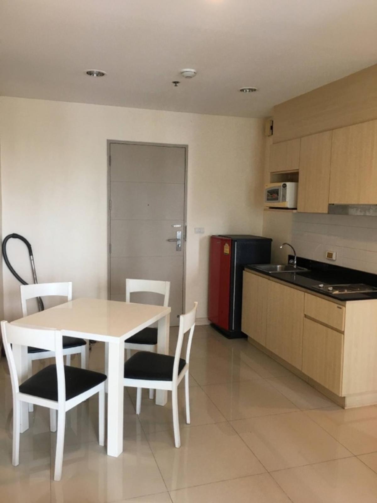 For RentCondoRatchadapisek, Huaikwang, Suttisan : Urgent, Condo for rent, Ideo Ratchada-Huai Khwang, IDeo Condo, beautiful room, fully furnished, near the BTS