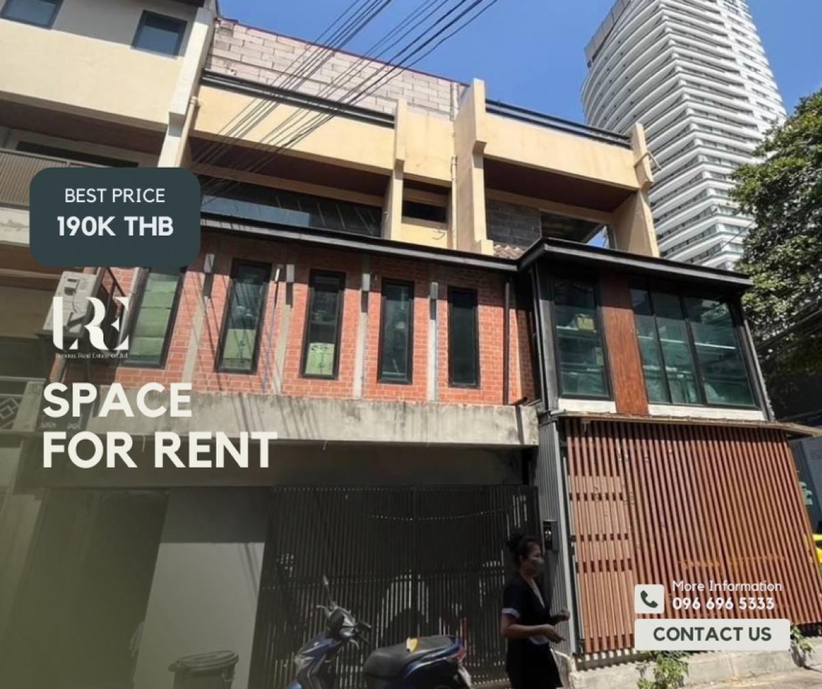 ให้เช่าร้านค้า ร้านอาหารนานา : Rooftop space for rent in Nana - Call: 096-696-5333/Line: @Lennox