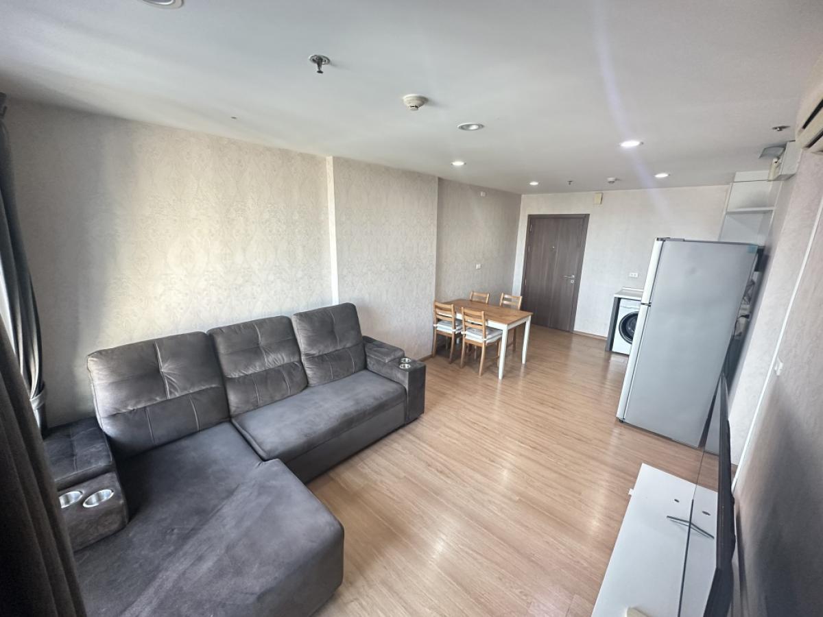 For SaleCondoOnnut, Udomsuk : Sale 2 bed room5.65 Million baht Rent The Base Sukhumvit77 2 Bed room 2Baht room Size 68 Sqm. Full furniture TV Android 55 “Big Sofa Bed Big Refrigerator 14Q. Arm chair 20Floor Hight floorvery good view Hight floor Near BTS On nut Near BigC On nut Ne