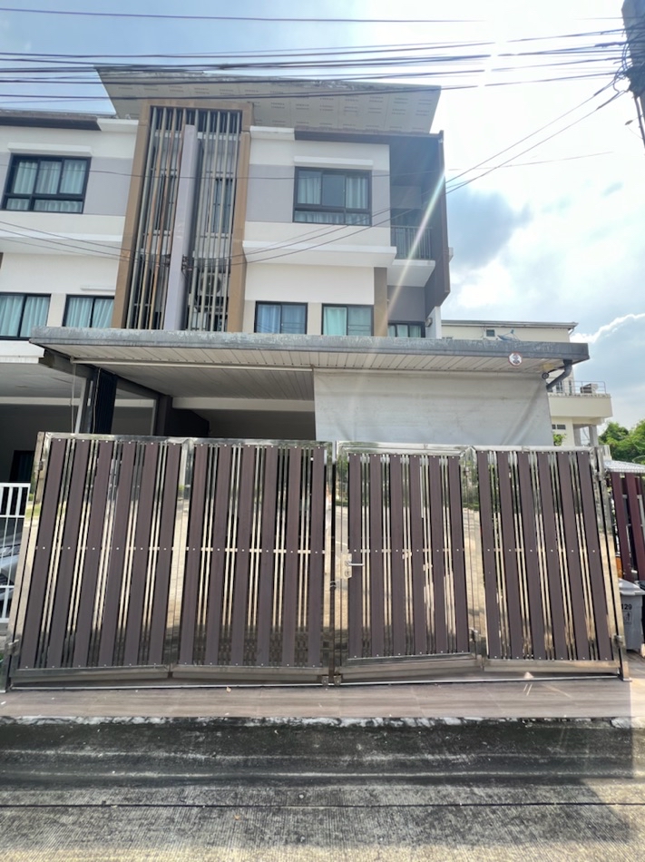 For RentTownhouseChaengwatana, Muangthong : For rent: 3-storey townhouse, Pruksa Patio Ngamwongwan 43, Thung Song Hong, Lak Si, 185 sq m, 20 sq wa, ready to move in, corner unit