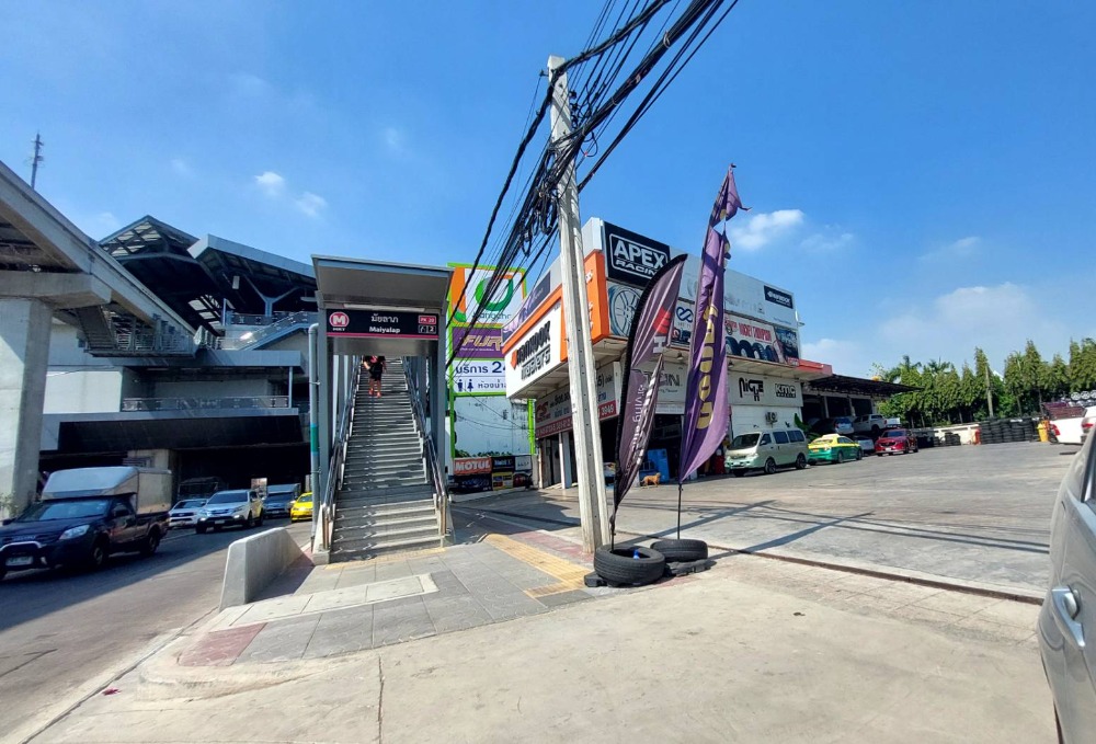 For RentShowroomNawamin, Ramindra : Space & Showroom For rent #Next to Mai Lap BTS Station, next to Ram Intra Road, Km. 4, near Lat Phrao - Mai Lap