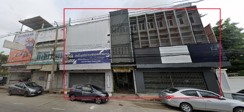 For SaleShophouseNakhon Sawan : 📌For sale: 5 adjacent commercial buildings with land at the back, on Sawanwithi Road, Nakhon Sawan