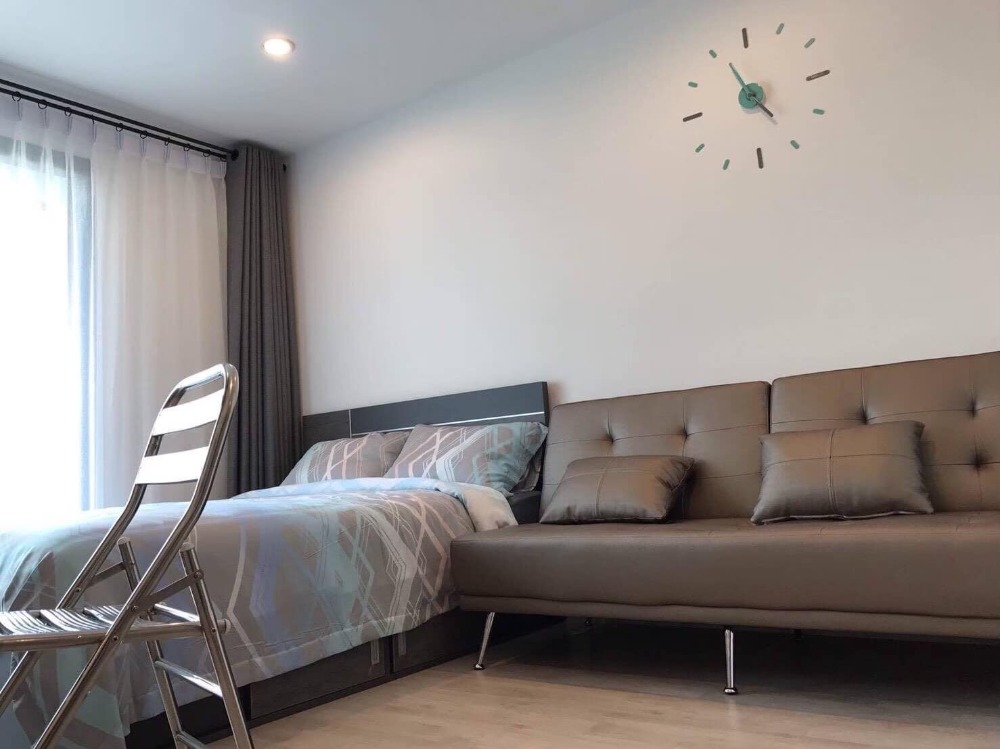 For RentCondoPinklao, Charansanitwong : - Condo for rent, Ideo Mobi Charan-Interchange, on Charansanitwong Road, next to Bang Khun Non MRT Station.