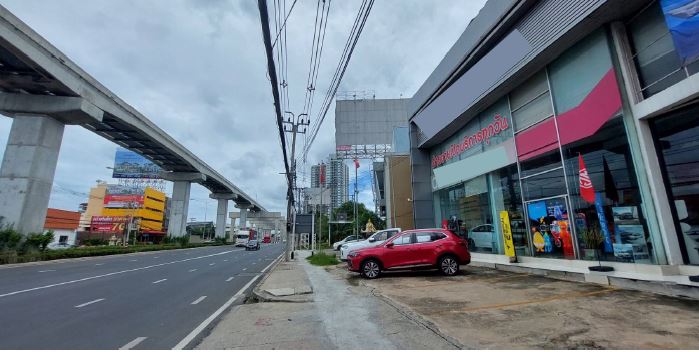 For SaleShowroomChaengwatana, Muangthong : For sale-for rent: car showroom with service center, excellent location on Chaeng Watthana Road, near Central Chaeng Watthana, land area 380 square wah, usable area 1,500 sq m.