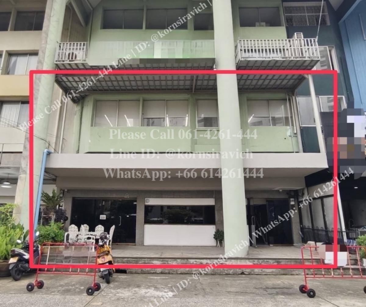 For RentShophouseSukhumvit, Asoke, Thonglor : For rent, commercial building, G floor + mezzanine, business, studio, office, clinic, beauty, physical therapy, Chinese medicine, acupuncture, cupping, gua sha, disease treatment, Saha Clinic, Pilates, Yoga, Gym