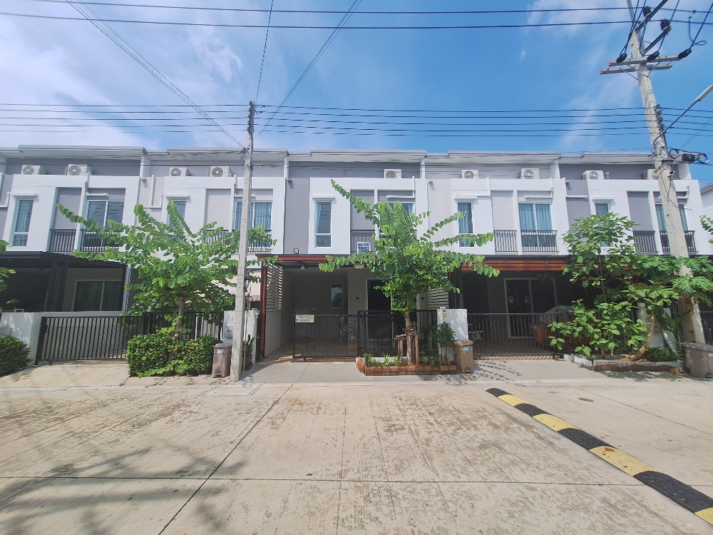 For SaleTownhousePathum Thani,Rangsit, Thammasat : Urgent Sale!! 2-storey townhouse, Forre Village, Lam Luk Ka – Khlong 5, near the expressway ring road – Lam Luk Ka