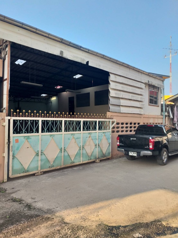 For RentWarehouseRama 2, Bang Khun Thian : For rent: Thian Talay 20 warehouse, usable area 168 sq m., good location, convenient transportation, near Central Rama 2, entrance to the Industrial Ring Road Expressway