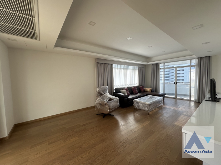 ให้เช่าคอนโดสุขุมวิท อโศก ทองหล่อ : 3 Bedrooms Condominium for Rent in Sukhumvit, Bangkok near BTS Ekkamai at La Cascade (24423)