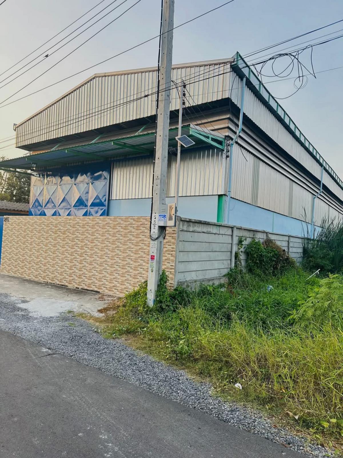 For RentWarehouseRama 2, Bang Khun Thian : New warehouse/factory for rent, located at Soi Bang Kradee, Rama 2, area 120 sq m., usable area 400 sq m., width 12 m.