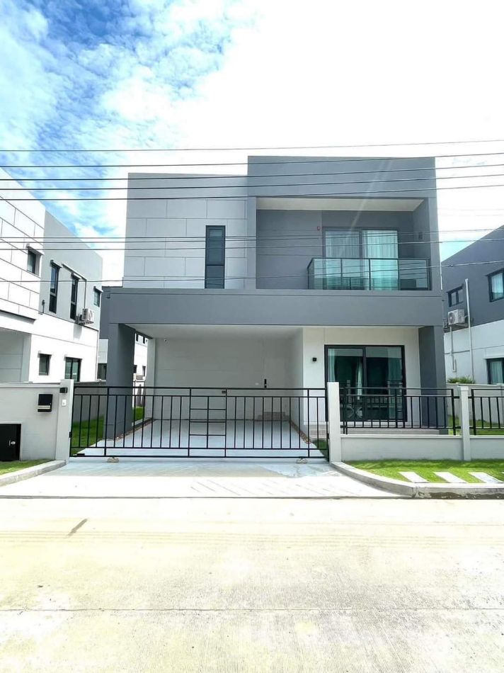 For RentHouseBangna, Bearing, Lasalle : For rent, single house, only 5 minutes from Mega-Bangna, Centro Bangna, 164 sq m., 50 sq wa.