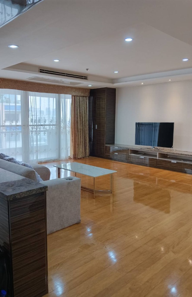 For RentCondoSukhumvit, Asoke, Thonglor : For Rent ✨Century Heights✨ 3 beds, 3 baths, Near BTS Asoke/Sukhumvit, High floor, Non-blocking view, Tel.0982645161