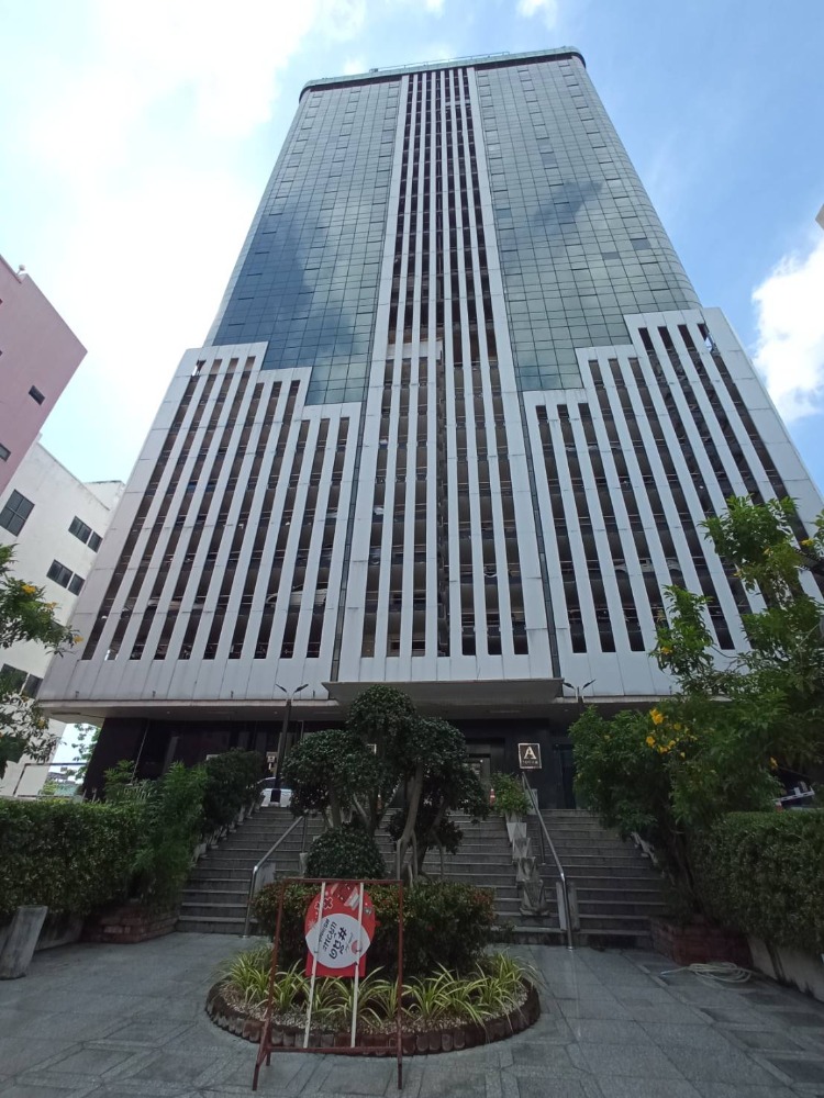 For RentOfficeRatchadapisek, Huaikwang, Suttisan : Office for rent, Ayothaya Tower Building, 300 sq m, ready to rent, Ratchada 18