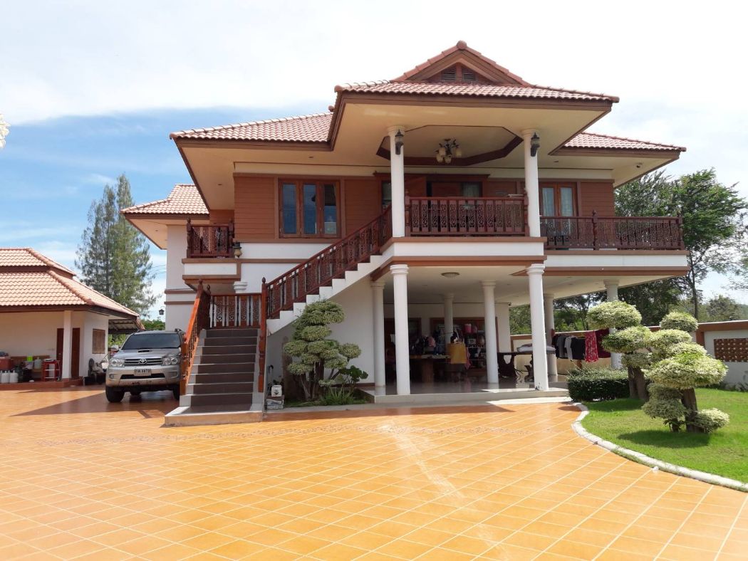 For SaleHouseHuahin, Prachuap Khiri Khan, Pran Buri : Single house for sale, upper floor, 3 bedrooms, 1 prayer room, 1 dressing room, 2 bathrooms, large living room, balcony on all sides, for sale 150 sq m., 2 ngan, 74 sq wa.