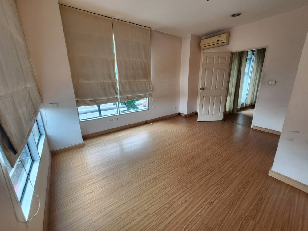 For SaleCondoThaphra, Talat Phlu, Wutthakat : *For sale, corner room, very new, Life@ Thapra, near BTS Talat Phlu, new room + 2 bedrooms + 2 bathrooms + 63 sq m., only 3.2 million baht.