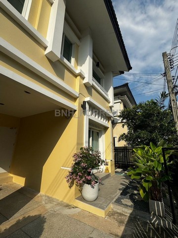 For RentHouseSamut Prakan,Samrong : HR1897 2-storey detached house for rent, The Centro Sukhumvit 113 project, not far from BTS Bearing, convenient transportation