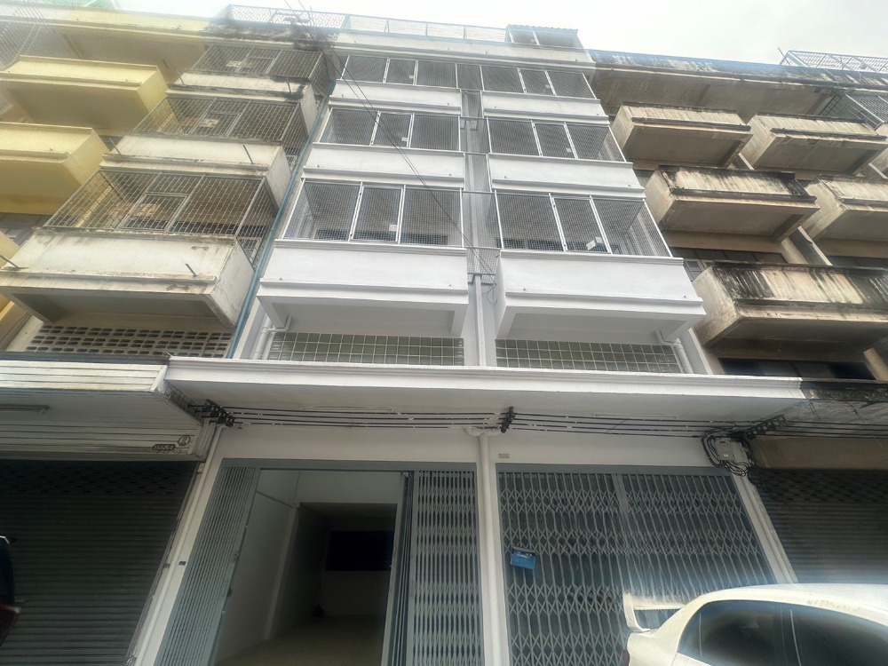 For RentWarehousePinklao, Charansanitwong : Commercial building for rent, Soi Charansanitwong 28/2, about 150 meters near MRT Yaek Fai Chai