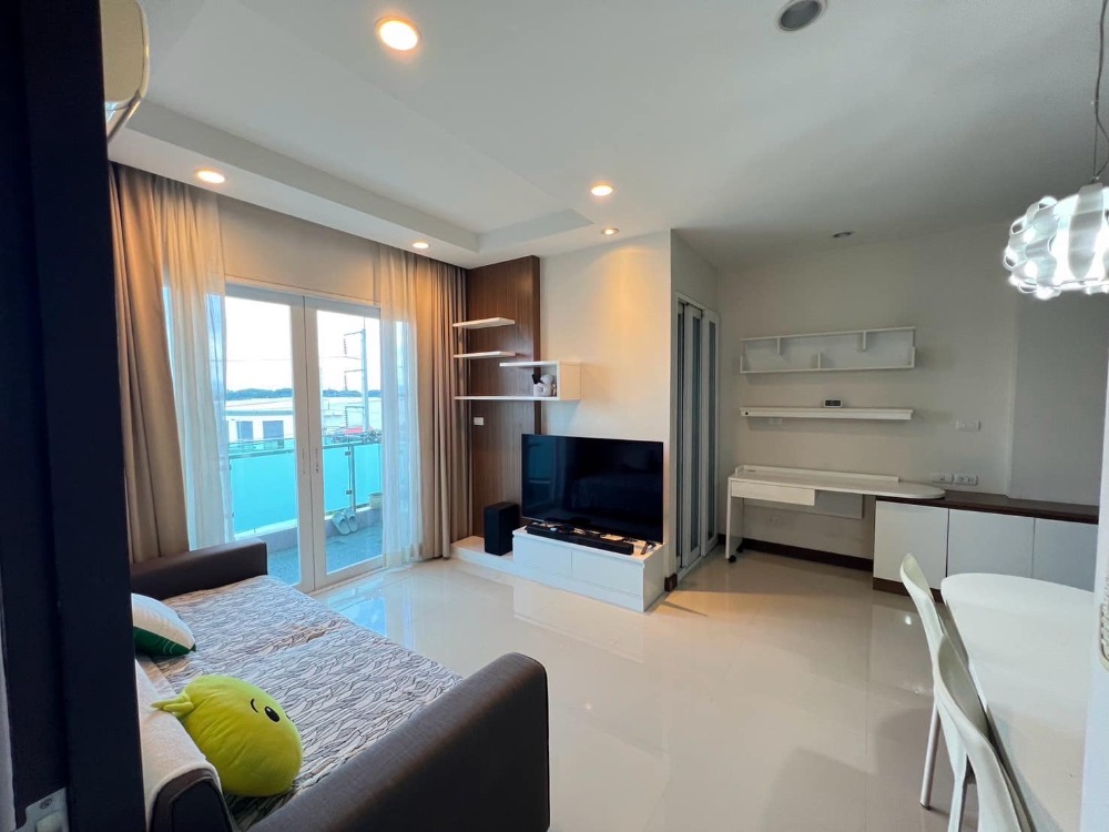 For SaleCondoChiang Mai : Condo for sale The Unique Ruamchok💓 Big room, beautiful view, free transfer‼️