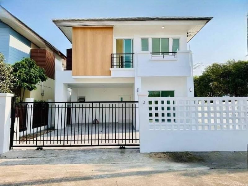 For SaleHouseSriracha Laem Chabang Ban Bueng : Beautiful house for sale, newly renovated, Thada Town Village, Na Phrao - Sriracha