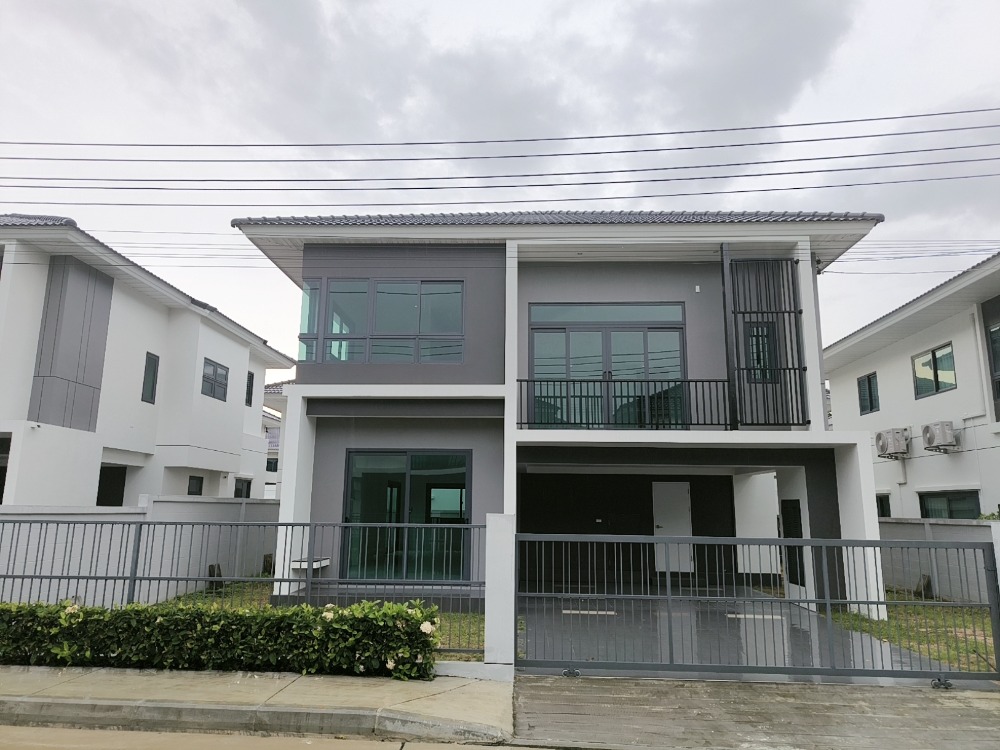 ขายบ้านศรีราชา แหลมฉบัง บ้านบึง : Modern Two-Storey Detached House in Si Racha, Near Motorway 7