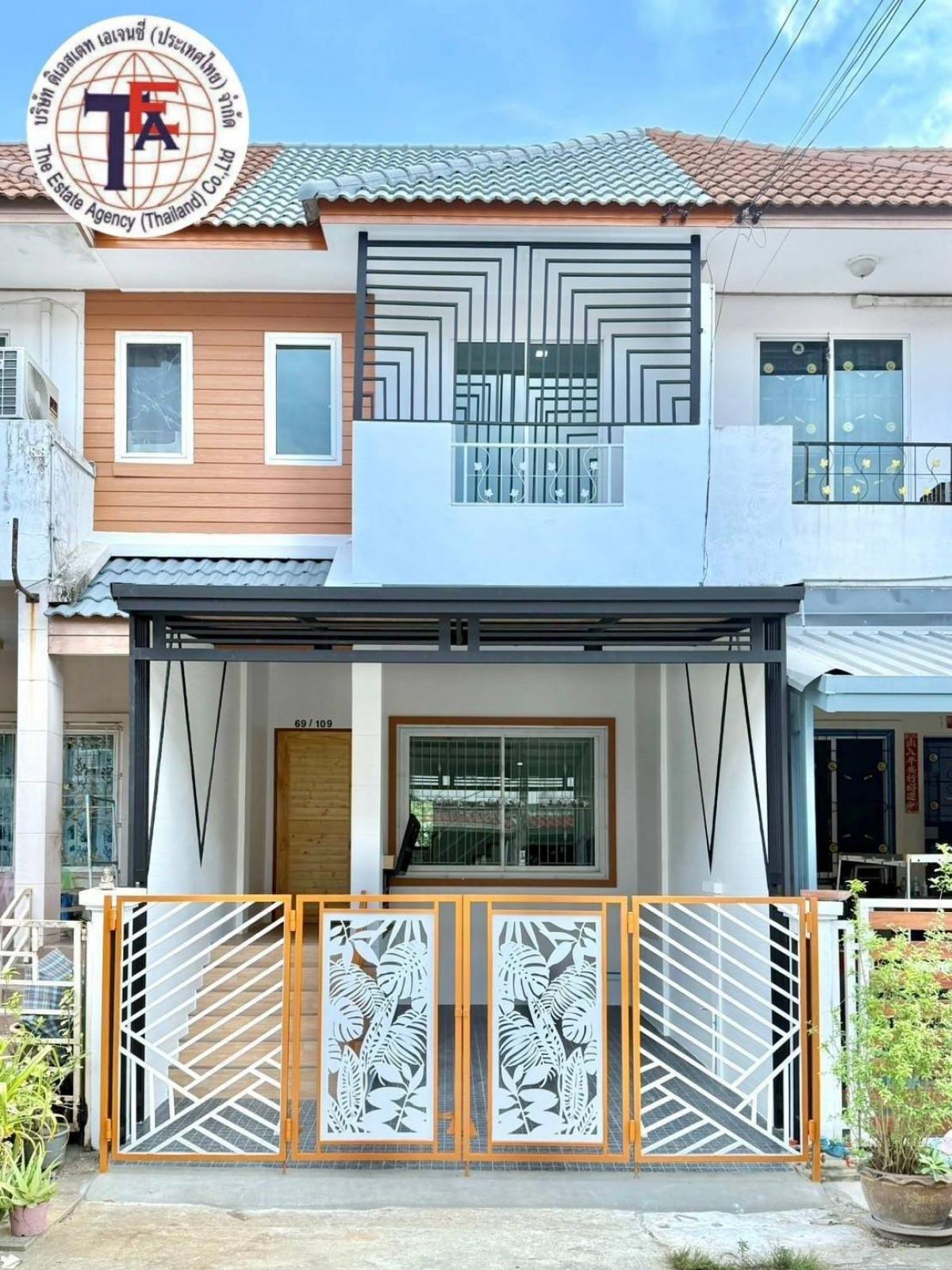 For SaleTownhouseNawamin, Ramindra : For sale: 2-storey townhouse, Fa Nantawan Village, near Soi Hathai Rat 7, Bhumismit School, Government Savings Bank, Ek Burapha School, Minburi Technical College, Fashion Island, Safari World, Siam Park, Ram Intra, Suwinthawong, Minburi Market, Pink Line 