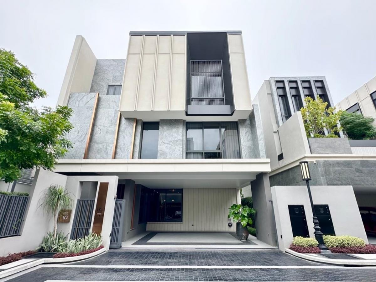 ขายบ้านพัฒนาการ ศรีนครินทร์ : ขาย BuGaan Pattanakarn | 422 Sq.m l 4 Bed 5 Bath | 65,000,000 M | ติดต่อ 086-795-9997 (จิมมี่)