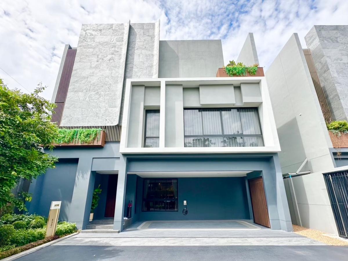 For SaleHousePattanakan, Srinakarin : HOT KALE BuGaan Krungthep Kreetha |4Bed 5Bath | 38,000,000 M. Make an appointment to view the project 086-795-9997 (Jimmy)