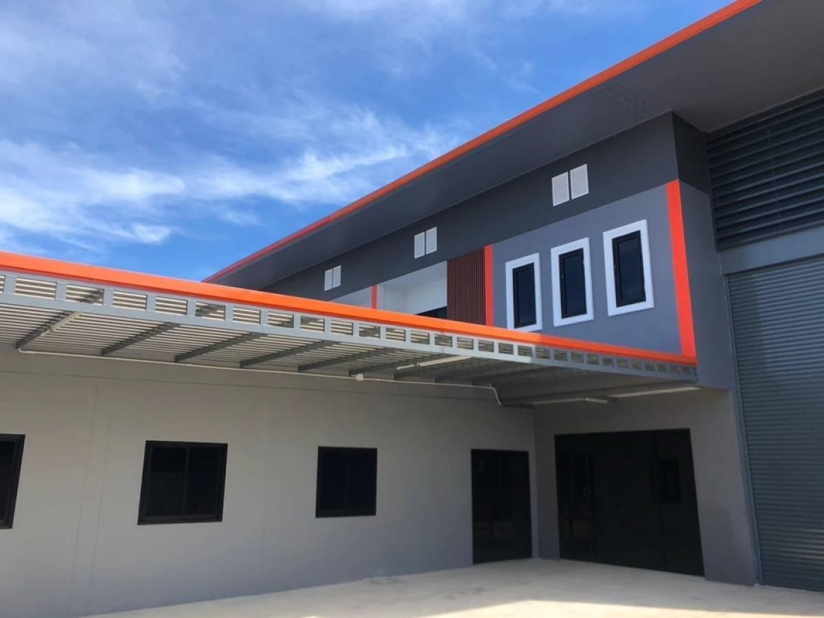 For RentFactoryPathum Thani,Rangsit, Thammasat : Factory for rent, Lam Luk Ka Khlong 7, usable area 700 sq m, including office, can apply for Factory 2, floor load capacity 3 tons/sq m, 3-phase electricity, newly built, ready to use, can produce food, factory, supplements, etc.