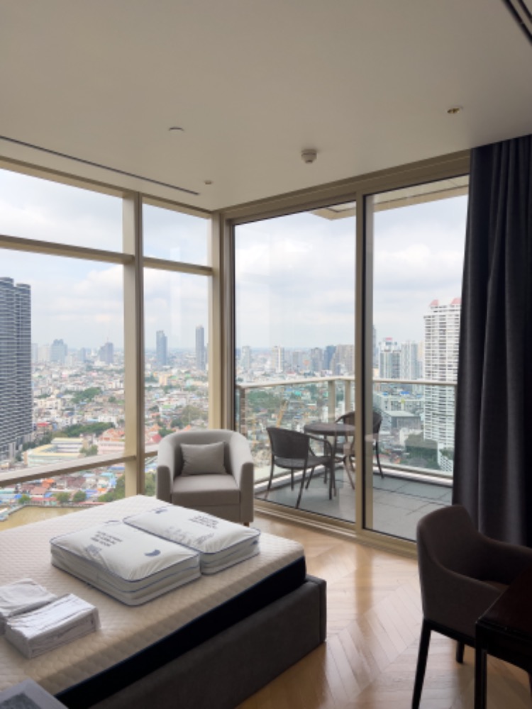 For RentCondoSathorn, Narathiwat : 2BR/3BA Four Seasons Private Residences | 24th Floor | 137.13 Sq.m. | 280K Baht/Month | Chao Phraya River View | Pets allowed