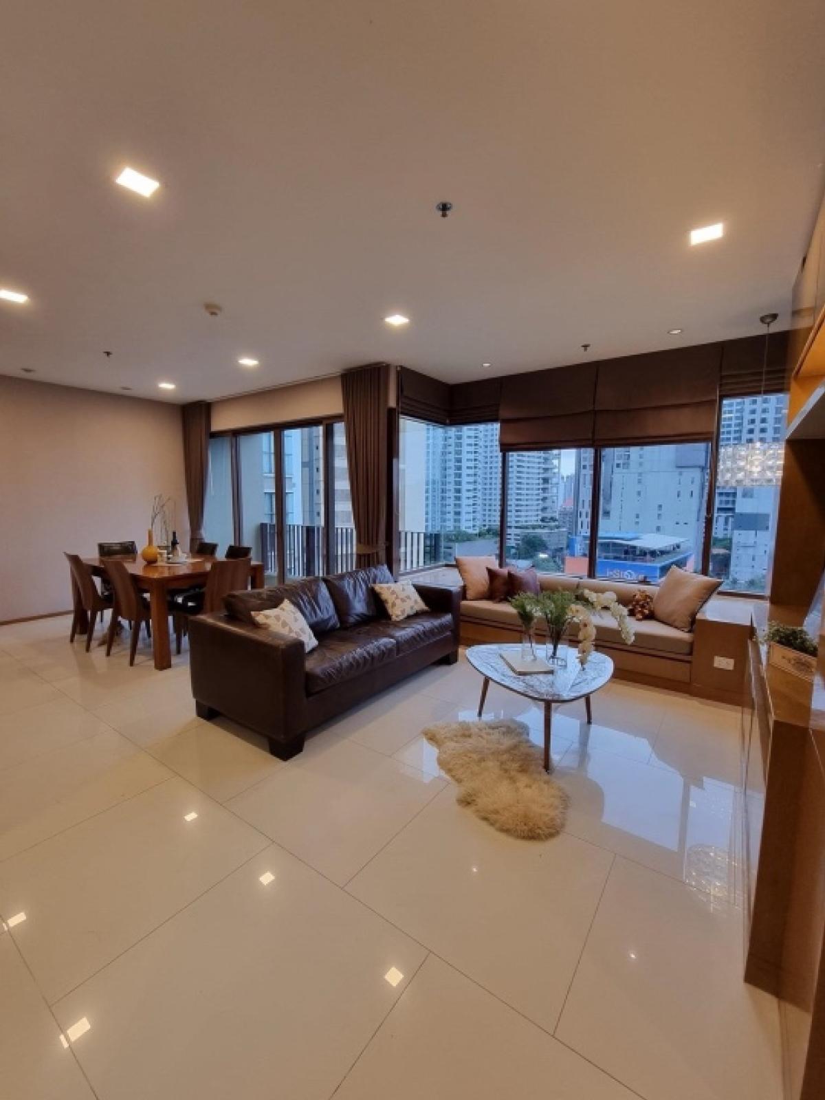 For RentCondoSukhumvit, Asoke, Thonglor : 🔥HOT DEAL 🔥 Condo in the heart of Sukhumvit, Phrom Phong, The Emporio Place, 2 bedrooms, 2 bathrooms, 1 kitchen, 1 large living room, size 106 sq m., 10th floor, open view, fully furnished, ready to move in