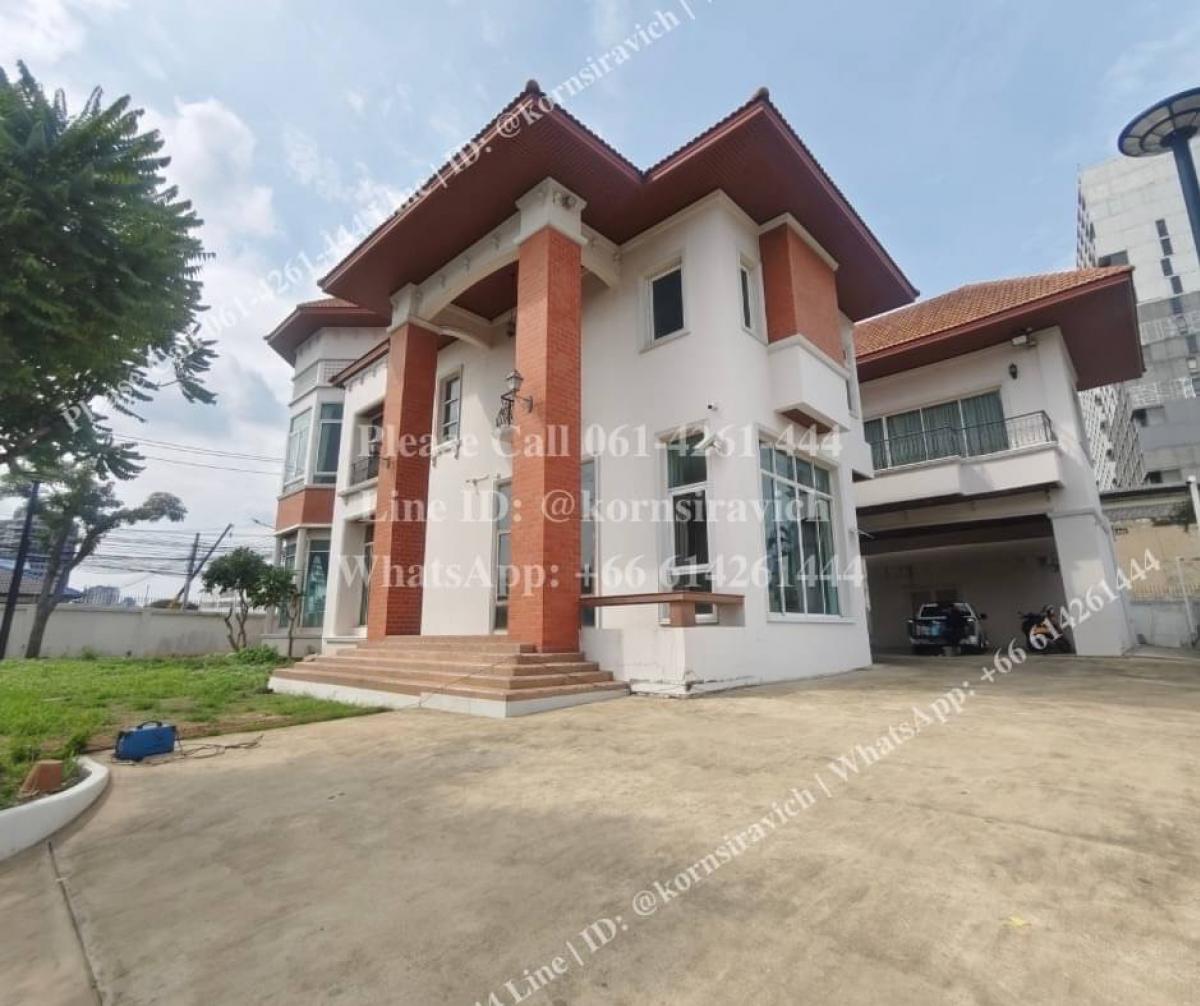 For RentRetail SpaceYothinpattana,CDC : Rent a 2 -story house, Stand Alone, Lake Meng Jai - along the express (Pradit Manutham), for beauty clinic, surgery, Saha Clinic, Chinese medicine acupuncture, Guza, Spa, Sports Massage and Aromatherapy