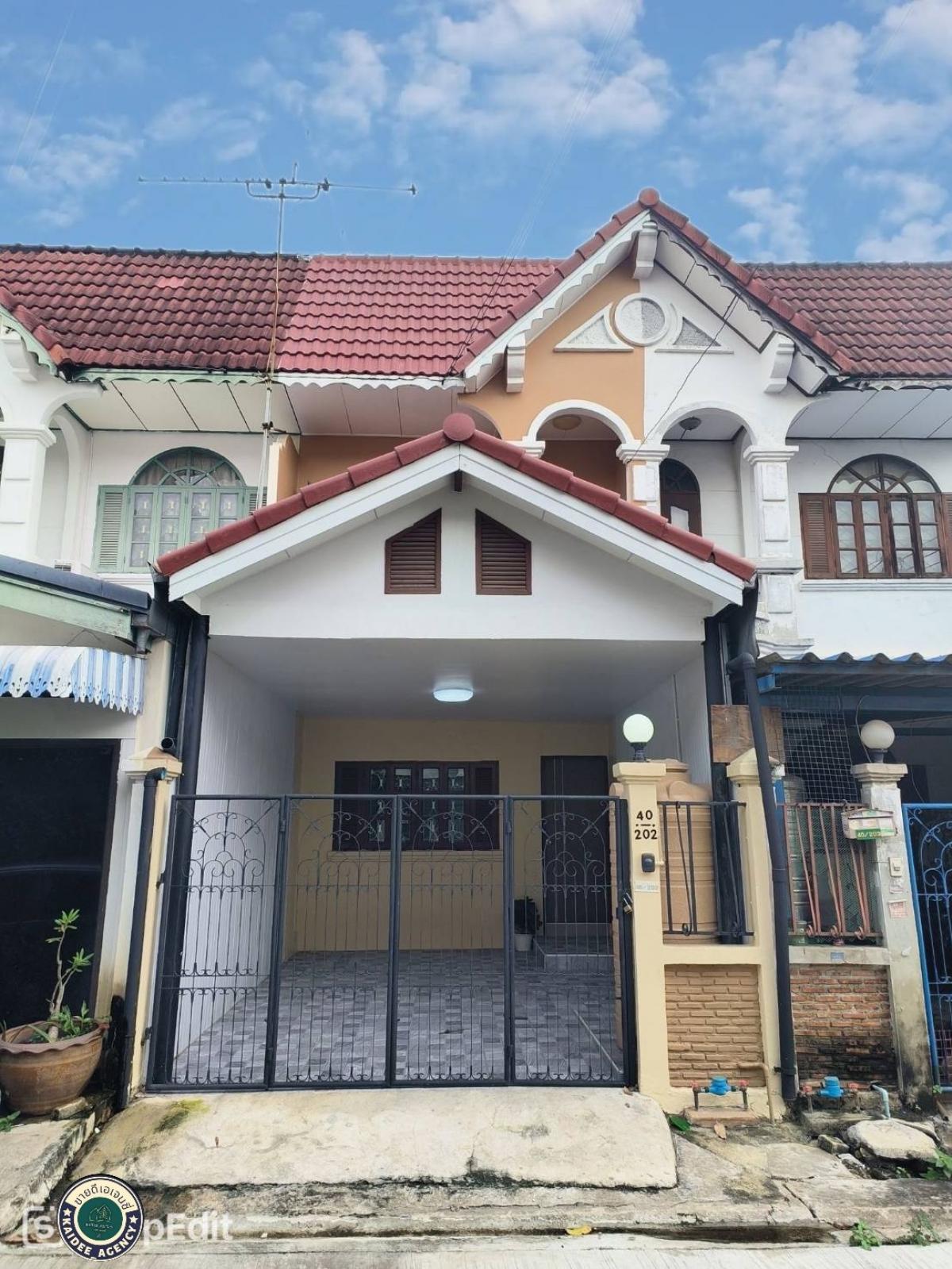 For SaleTownhouseNawamin, Ramindra : 2-storey townhouse, Sena Villa Village 4, Phraya Suren 40, Pink Line, Fashion Island, The Promenade, Tourism University, The Jazz Khubon, Makro Liap Khlong Song, Lotus, Big C, Safari World