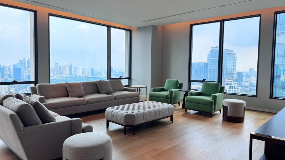 ให้เช่าคอนโดวิทยุ ชิดลม หลังสวน : ☆Penthouse + Pet-friendly☆ 3 Beds Condo near BTS Chidlom for Sale&Rent