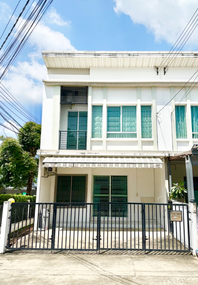 For SaleTownhouseNawamin, Ramindra : 🏡 Selling a prime location townhouse, The Pleno Wongwaen-Ramintra project 📌 Selling a 2-storey townhouse (corner house) in good condition, ready to move in, near the Pink Line BTS station 📌 Convenient transportation, on the main road (3-lane Khlong Song R