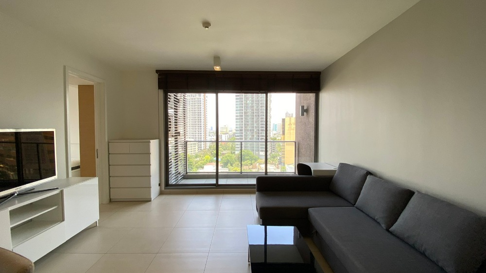 ให้เช่าคอนโดสุขุมวิท อโศก ทองหล่อ : (for rent) The Lofts Ekkamai ใกล้รถไฟฟ้า BTS เอกมัย