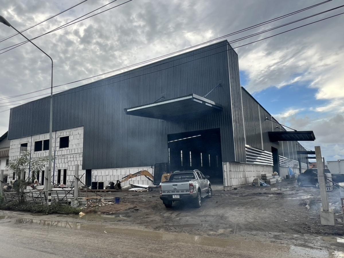 For RentFactorySamut Prakan,Samrong : New factory for rent, located in Tamru, near Bangpoo Industrial Estate, Bangpoo Mai Industrial Estate, Bangplee Industrial Estate, area 4 rai, usable area approximately 6662 sq m.