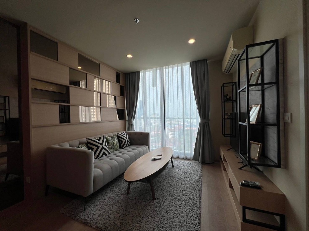 For RentCondoSukhumvit, Asoke, Thonglor : ● Prime Location ● 15++ floor, 68.01 sq.m. | 2 bedrooms, fully furnished | near Health Land Asoke 1 min, MRT Sukhumvit 8 mins, Terminal 21 Asok 8 mins