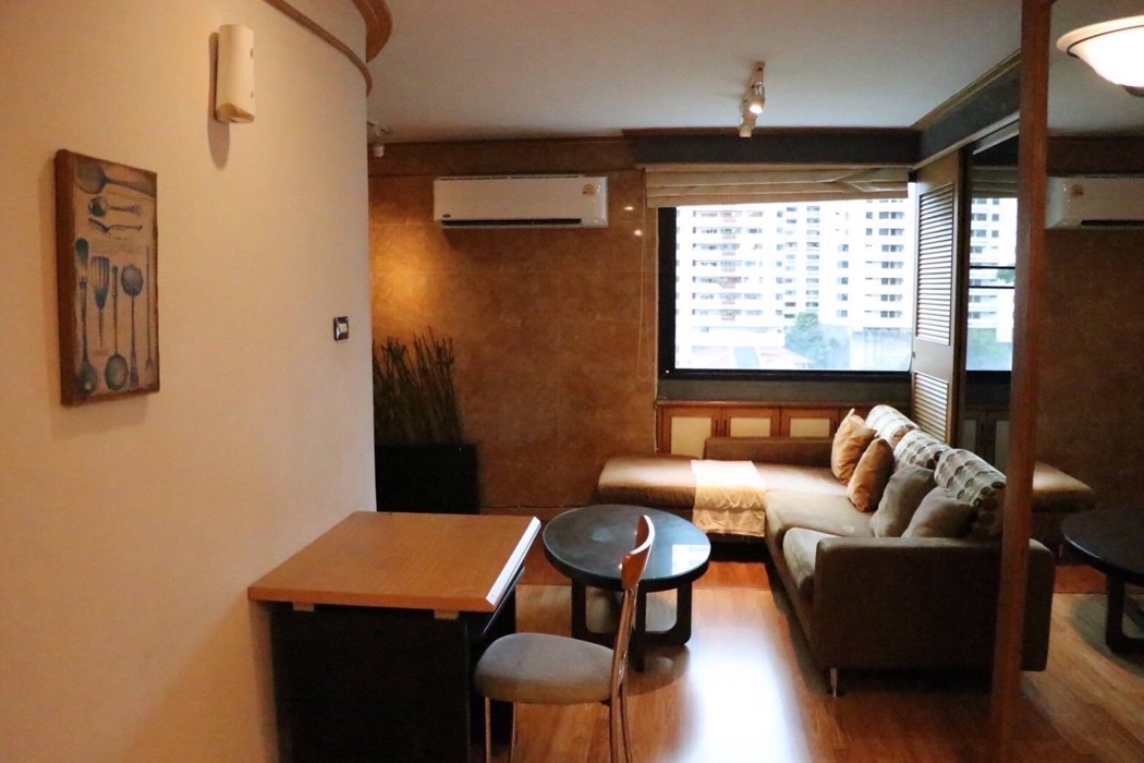 For RentCondoSukhumvit, Asoke, Thonglor : Condo For Rent | The Best Value In The Project “Baan Suksan” 50 Sq.m. Near MRT Sukhumvit