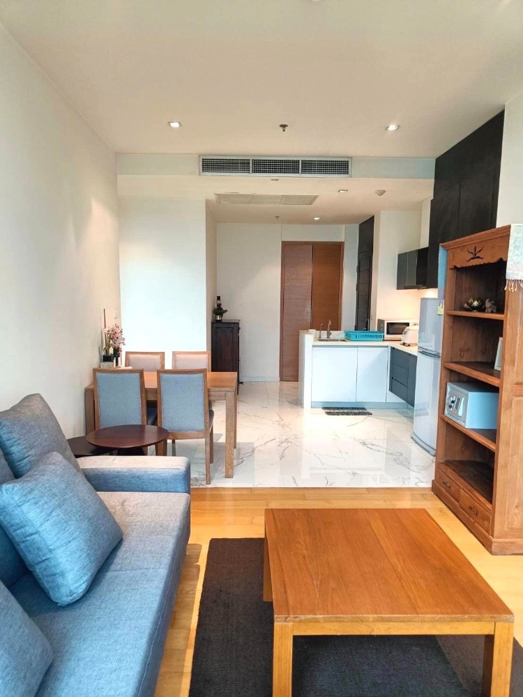 For RentCondoSukhumvit, Asoke, Thonglor : Eight Thonglor Residence🫶2 Bedrooms in the heart of Thonglo 🧡Very convenient  has a community mall in the project🧡