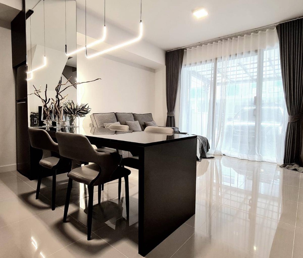 ให้เช่าทาวน์เฮ้าส์/ทาวน์โฮมบางนา แบริ่ง ลาซาล : Fully Furnished ใกล้ห้าง ใกล้ทางด่วนและโรงเรียนนานาชาติชั้นนำ