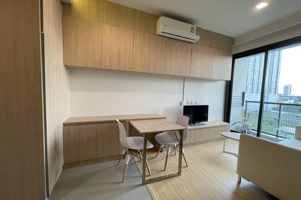 For SaleCondoSapankwai,Jatujak : Urgent sale!! M Jatujak 1 bedroom 29 sq m. Beautiful new room, ready to move in @ only 3,600,000 baht. You can make an appointment to see the actual room.