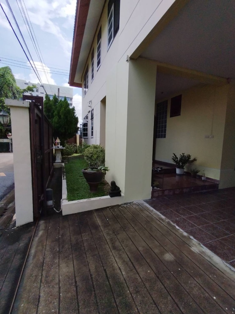 For SaleHouseChokchai 4, Ladprao 71, Ladprao 48, : 2-storey house for sale, wooden floor