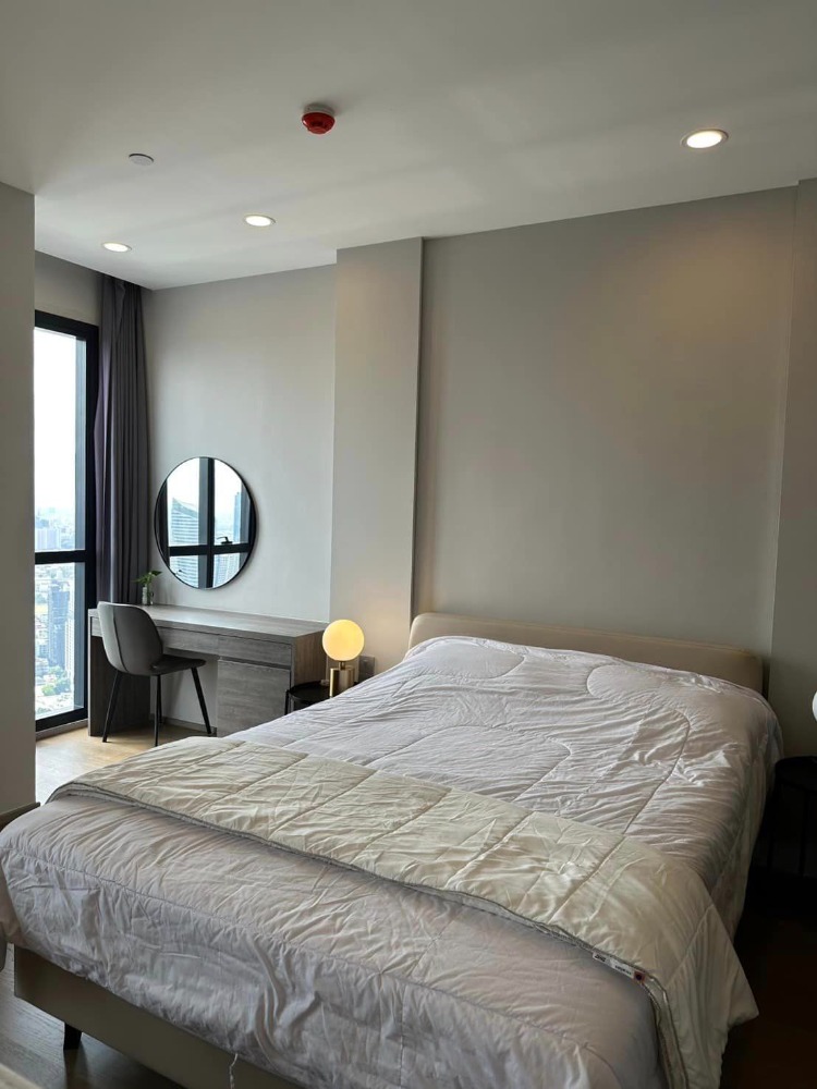 For RentCondoSiam Paragon ,Chulalongkorn,Samyan : For Rent! shton Chula-Silom MRT Samyan near Chula Hospital, Samyan, very good location, near the BTS, there is a Starbucks downstairs.