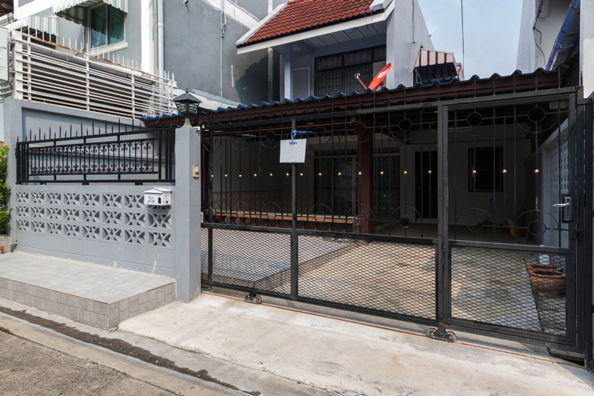 For RentTownhomeLadprao101, Happy Land, The Mall Bang Kapi : Rent 2 -story townhouse, Chat Kaew Village (The owner released himself)